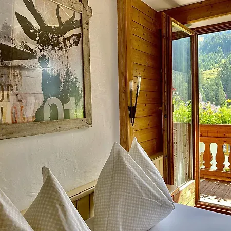 Haus Sonnleiten شقة