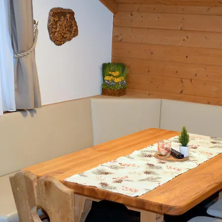Haus Sonnleiten شقة جيرلوس